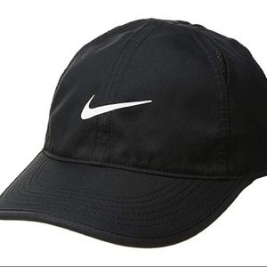 Nike featherlight cap